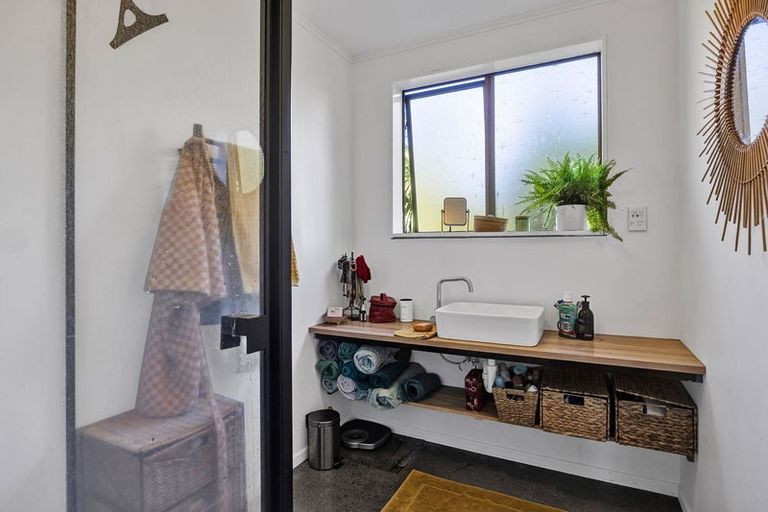 Photo of property in 23 Prudence Place, Oakura, 4314