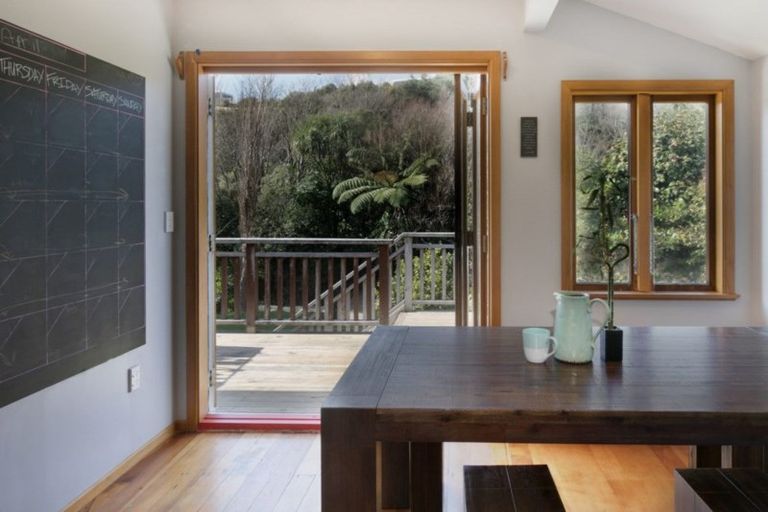 Photo of property in 15 Willowbank Road, Tawa, Wellington, 5028