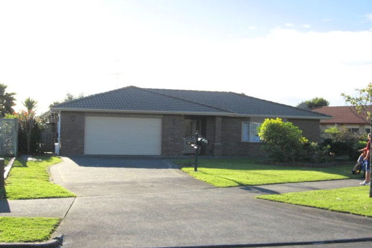 Photo of property in 10 Tington Avenue, Wattle Downs, Auckland, 2103