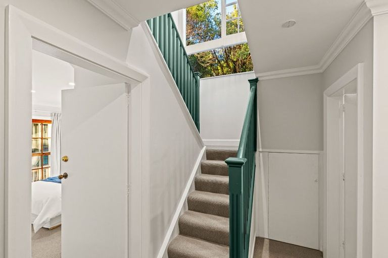Photo of property in 77 Valley Road, Cashmere, Christchurch, 8022