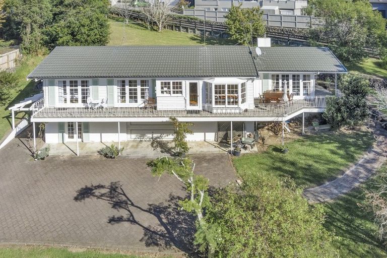 Photo of property in 110 Mellons Bay Road, Mellons Bay, Auckland, 2014