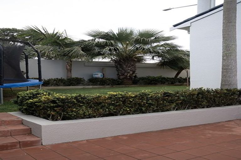 Photo of property in 1/2 Ocean View Road, Milford, Auckland, 0620