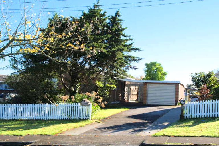 Photo of property in 25a Rodney Street, Howick, Auckland, 2014