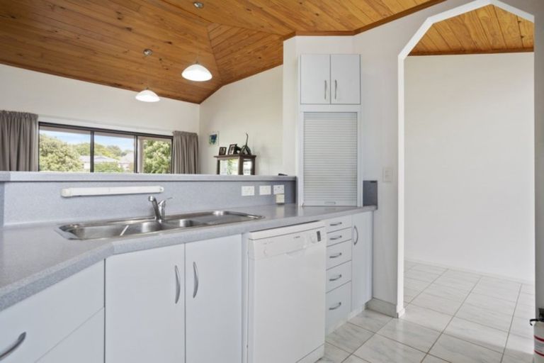 Photo of property in 12 Pohutukawa Drive, Athenree, Katikati, 3177