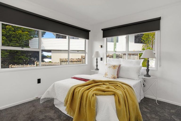 Photo of property in 52 Bay Street, Red Beach, 0932