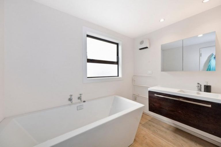 Photo of property in 19a Somerfield Street, Somerfield, Christchurch, 8024