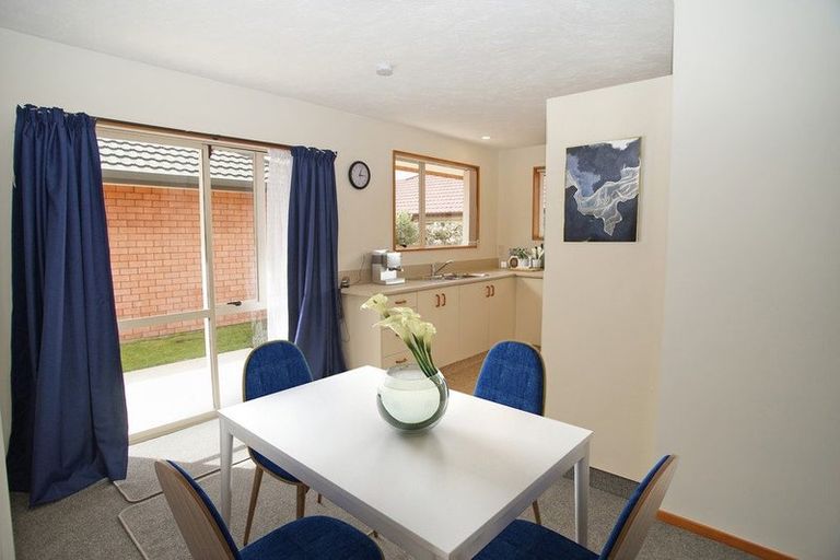 Photo of property in 2/43 Peverel Street, Riccarton, Christchurch, 8041