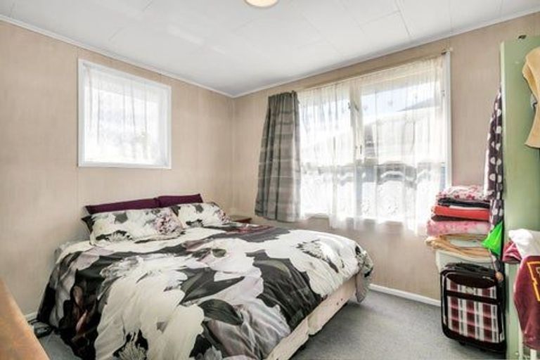 Photo of property in 6 Emerson Road, Clover Park, Auckland, 2023