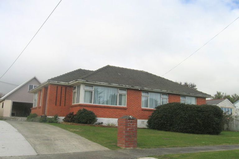 Photo of property in 4 Maher Place, Ranui, Porirua, 5024