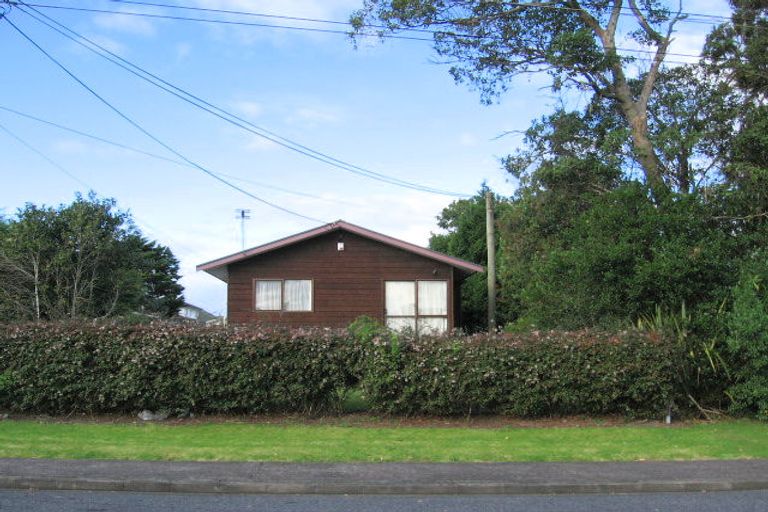 Photo of property in 1/13 Karamu Street, Te Atatu Peninsula, Auckland, 0610