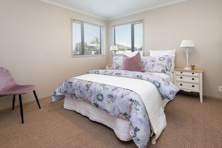 Photo of property in 2 Jack Place, Flat Bush, Auckland, 2019