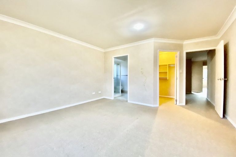 Photo of property in 6 Lissleton Drive, East Tamaki, Auckland, 2013