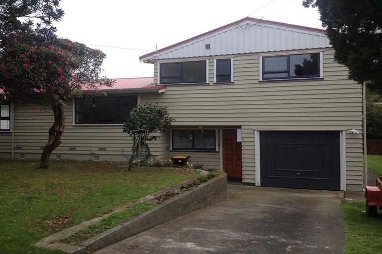 Photo of property in 96 Broderick Road, Johnsonville, Wellington, 6037