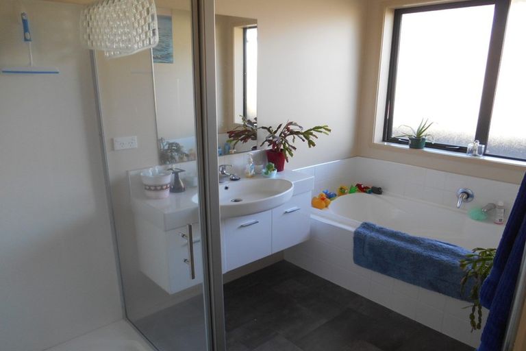 Photo of property in 35 Orbell Crescent, Te Anau, 9679