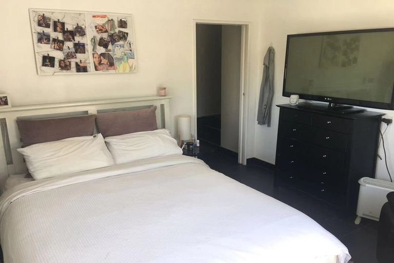 Photo of property in 224 Glamorgan Drive, Northcross, Auckland, 0630