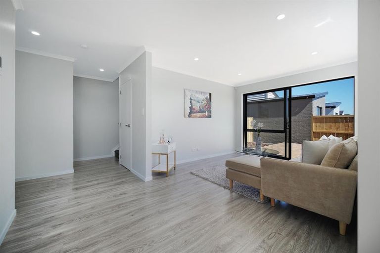 Photo of property in 8 Combat Street, Papakura, 2110