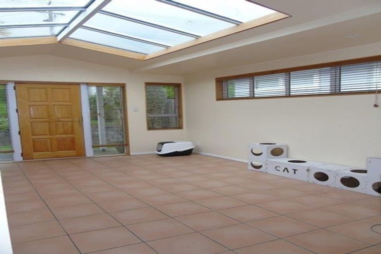 Photo of property in 15 Tainui Terrace, Tawa, Wellington, 5028