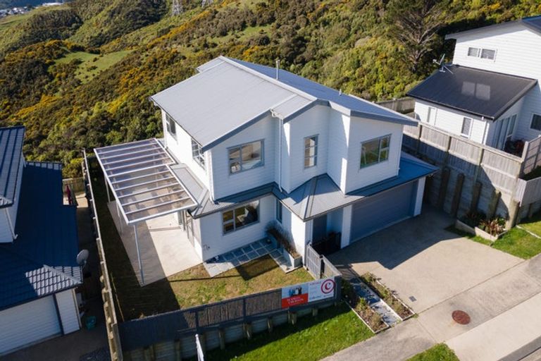 Photo of property in 35 Havana Rise, Grenada Village, Wellington, 6037