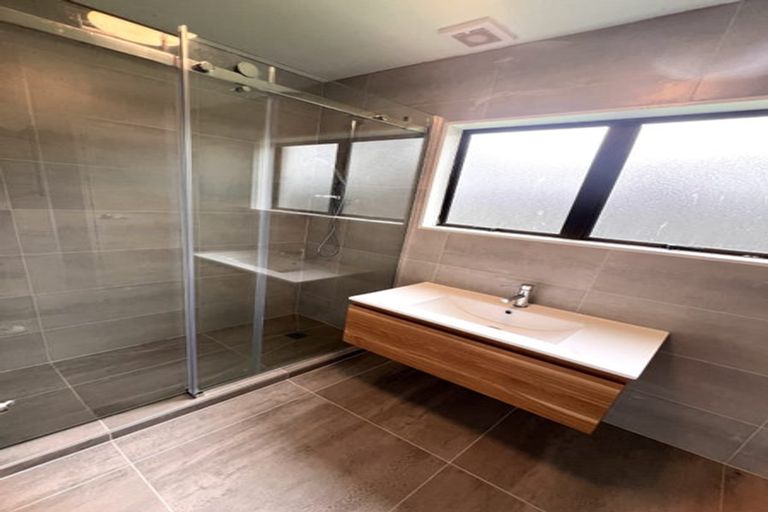 Photo of property in 50a Weldene Avenue, Glenfield, Auckland, 0629