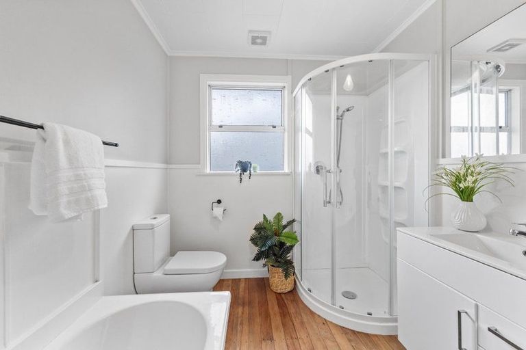 Photo of property in 37c Breakwater Road, Moturoa, New Plymouth, 4310