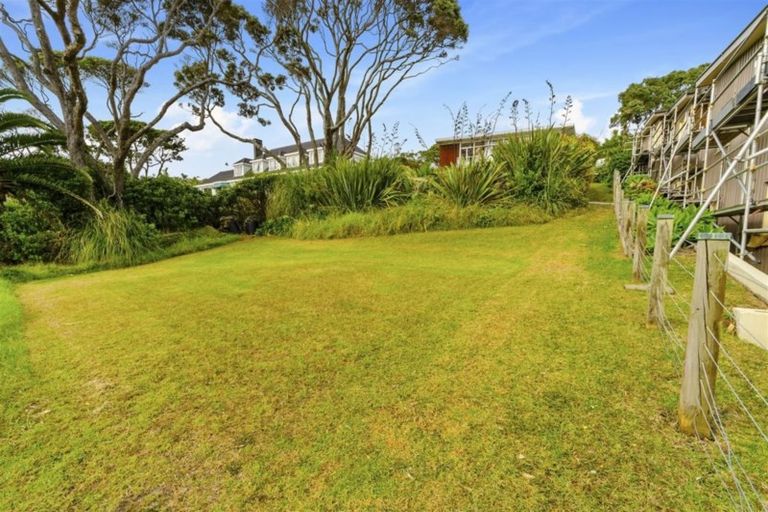 Photo of property in 25 Bournemouth Terrace, Murrays Bay, Auckland, 0630