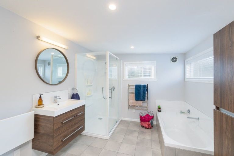 Photo of property in 15 Black Beech Street, Birchville, Upper Hutt, 5018