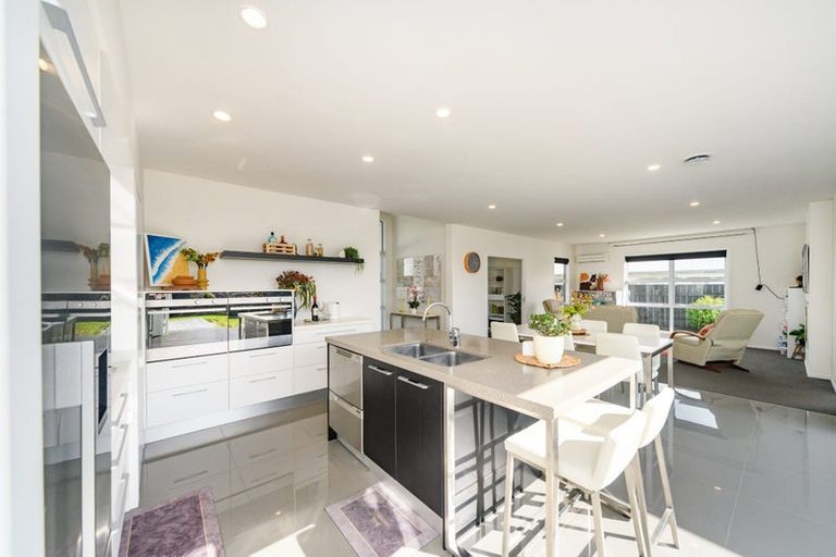 Photo of property in 175 Pacific Drive, Fitzherbert, Palmerston North, 4410