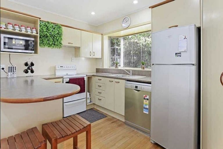 Photo of property in 6 Deepdale Street, Burnside, Christchurch, 8053