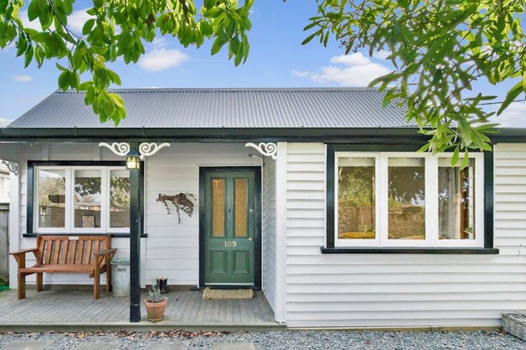 Photo of property in 109 Shakespeare Street, Leamington, Cambridge, 3432