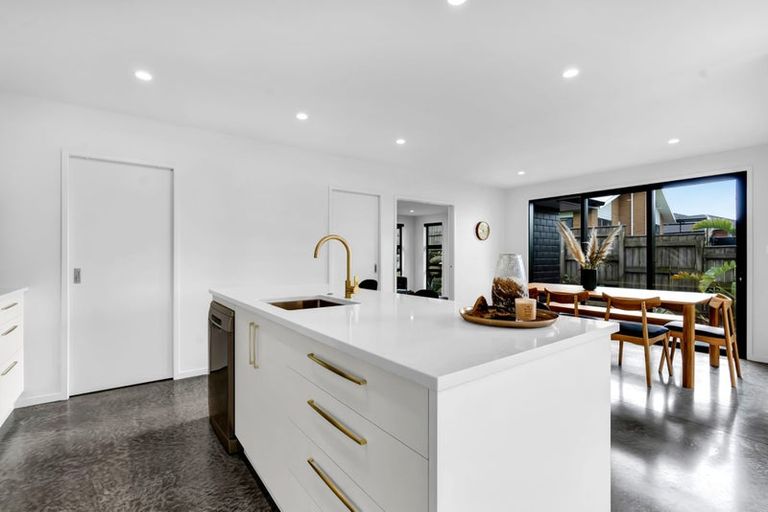 Photo of property in 9b James Drive, Bell Block, New Plymouth, 4312