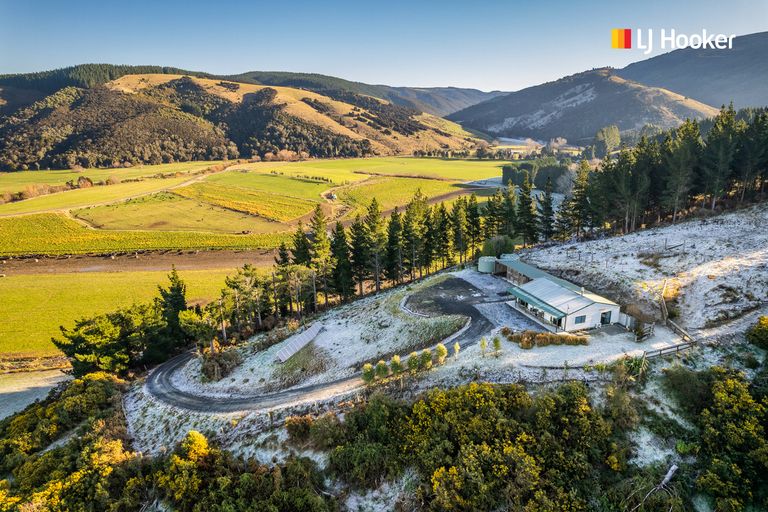 Photo of property in 236 Waipori Falls Road, Berwick, Outram, 9073