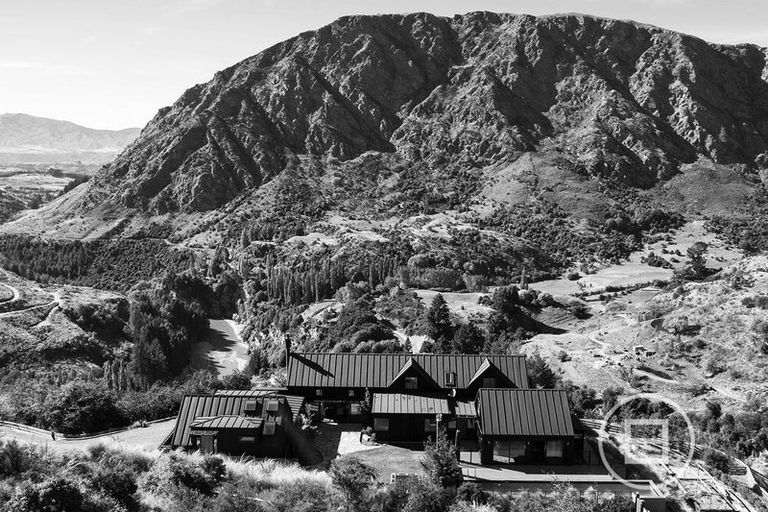 Photo of property in 12 Crows Nest Road, Arthurs Point, Queenstown, 9371