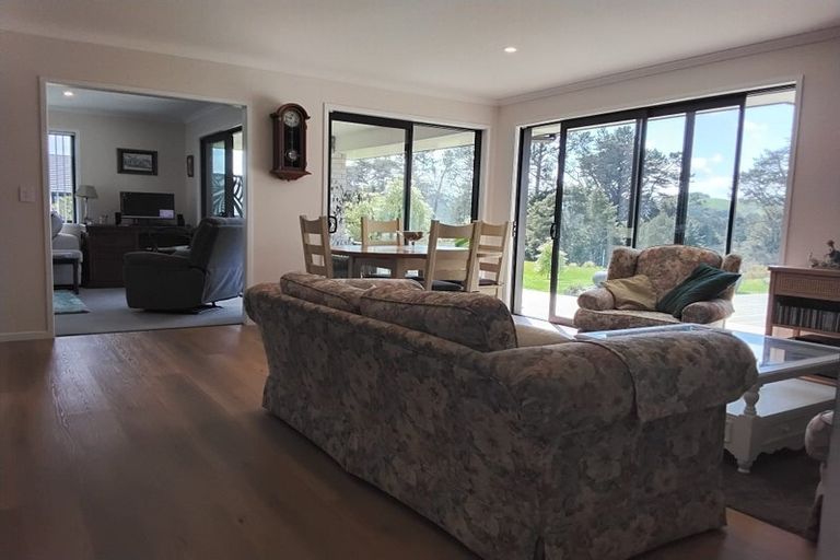 Photo of property in 11 Cherrywood Rise, Paparoa, 0571