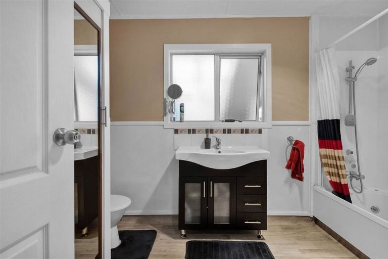 Photo of property in 43 Sunnyvale Street, Bell Block, New Plymouth, 4312