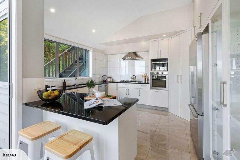 Photo of property in 9 Inverell Way, Seatoun, Wellington, 6022