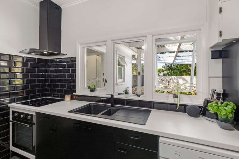 Photo of property in 17 Tulloch Street, Saint Johns Hill, Whanganui, 4500