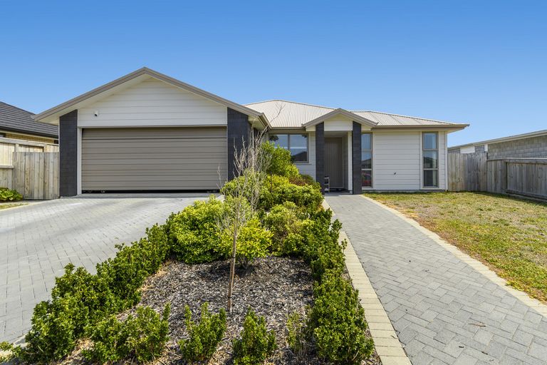 Photo of property in 42 Harding Drive, Papamoa Beach, Papamoa, 3118