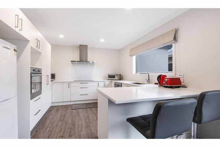 Photo of property in 2/36 Shirley Road, Richmond, Christchurch, 8013