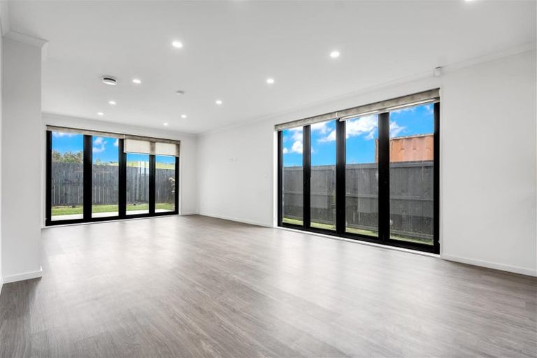 Photo of property in 19 Waipuke Street, Pokeno, 2472