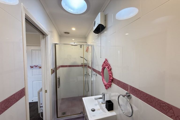 Photo of property in 23 Gilliam Street, New Lynn, Auckland, 0600
