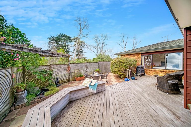 Photo of property in 2/47 Headcorn Place, Botany Downs, Auckland, 2010