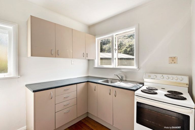 Photo of property in 23 Melrose Road, Island Bay, Wellington, 6023