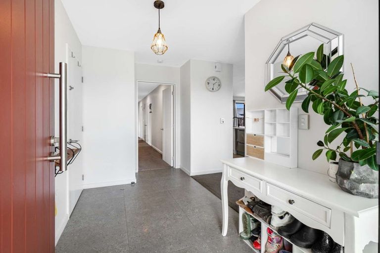 Photo of property in 4 Shillingford Boulevard, Rolleston, 7615