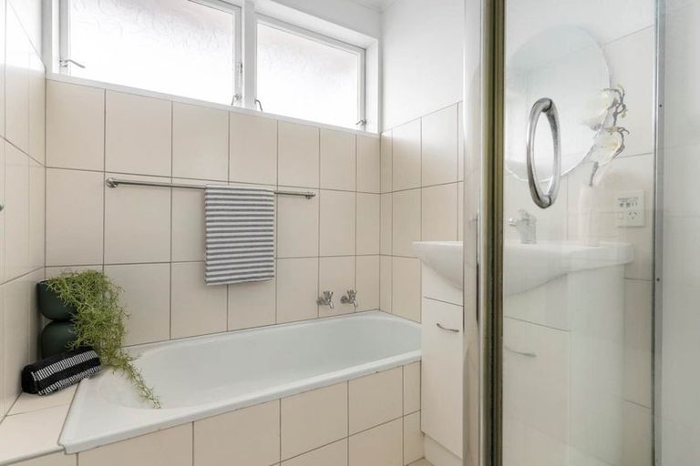 Photo of property in 1/6 Akehurst Avenue, New Lynn, Auckland, 0600