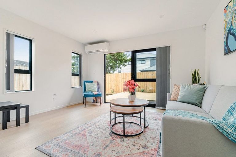 Photo of property in 10/32 Tapuwae Way, Mangere Bridge, 2022