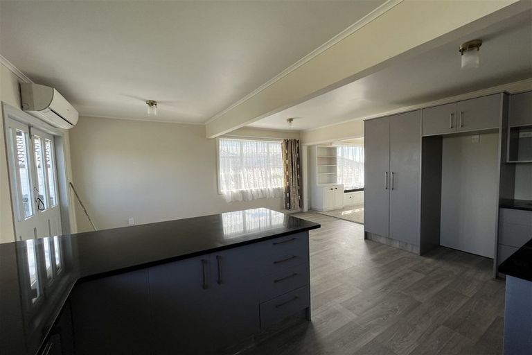 Photo of property in 424 Old Te Atatu Road, Te Atatu Peninsula, Auckland, 0610
