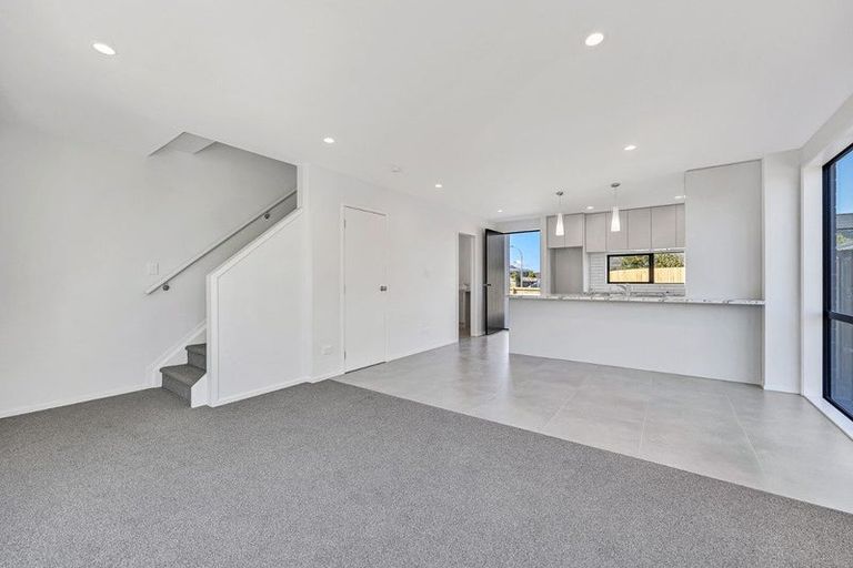 Photo of property in 11a Kelburn Lane, Mangere, Auckland, 2022