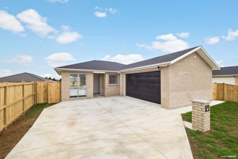 Photo of property in 16 Parton Road, Pukekohe, 2120