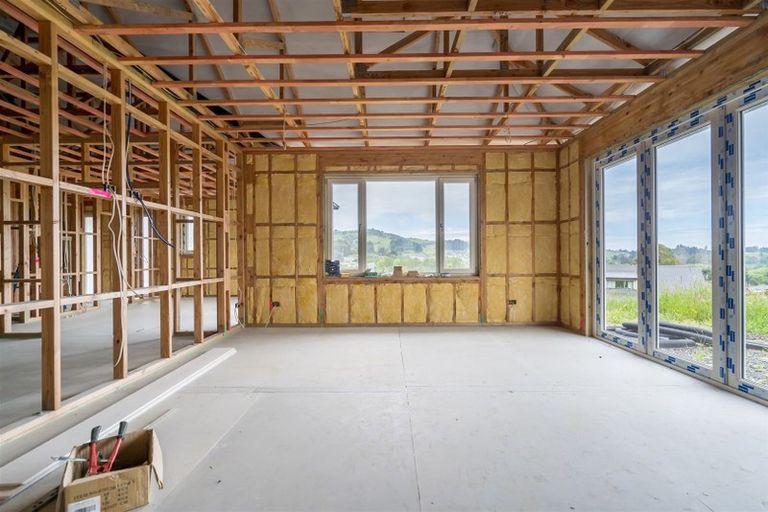 Photo of property in 38 Waldron Crescent, Green Island, Dunedin, 9018