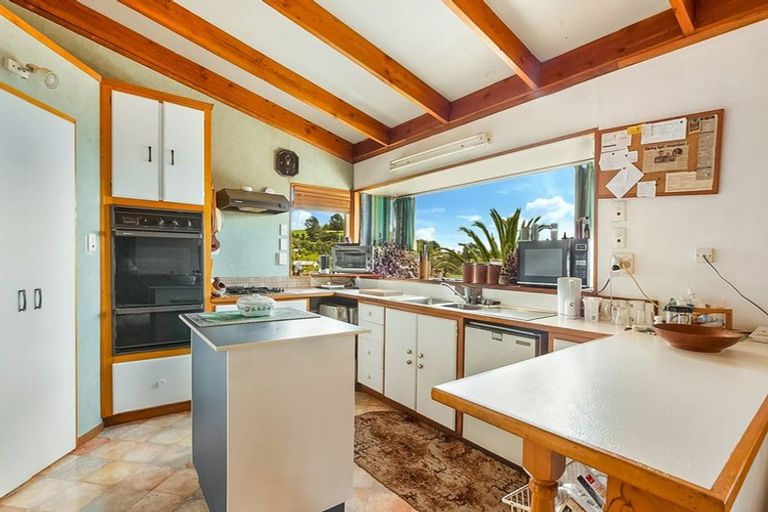 Photo of property in 25 Powells Road, Cable Bay, 0420